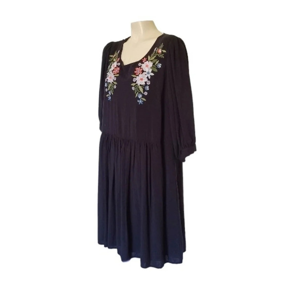 City Chic Floral Fling Embroidered Dress - Picture 3 of 8